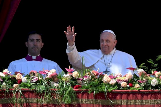 First Photo of Pope Francis Since Entering Hospital