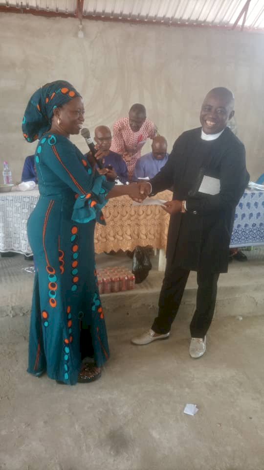 Brother Uche Manu Given Pat On The Back By PH DSC