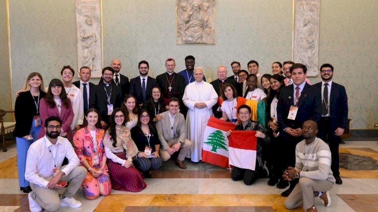 'In the Social Media Age, Do Not Live Your Faith in Isolation', Pope Leo Tells Youth